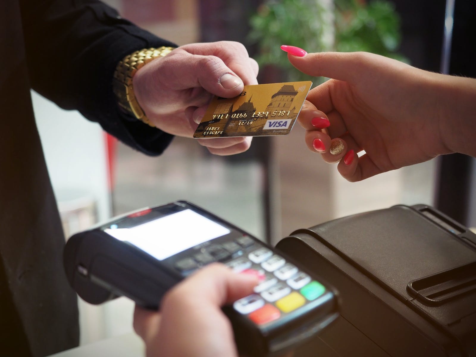 Mastering the Art of Credit: A Comprehensive Guide to Using Credit Cards Responsibly